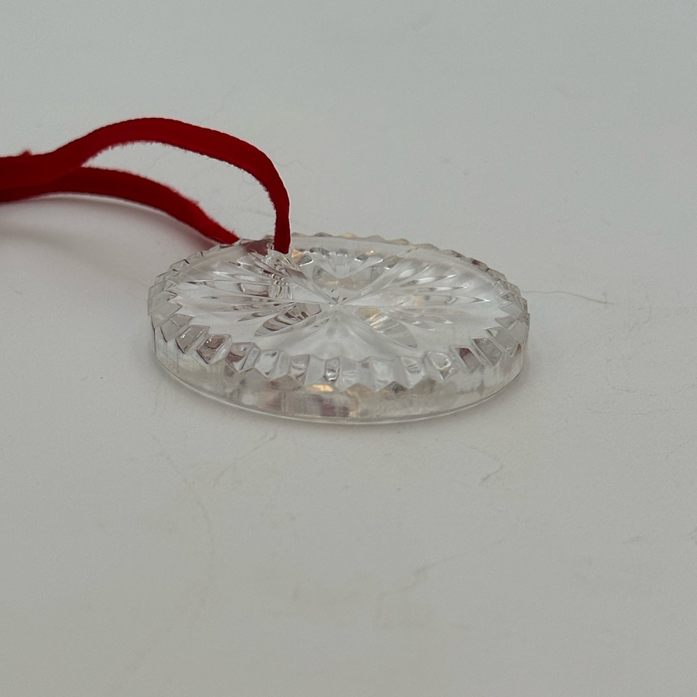 WATERFORD ROUND SNOWFLAKE ORNAMENT. - Picture 4 of 12
